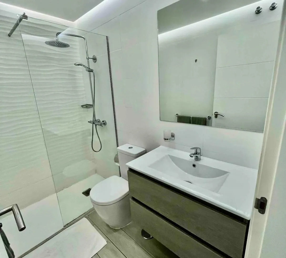 Apartamento Ocean Garden, Heated Pool, Sunny Terrace,Fast Wifi Costa Adeje  España